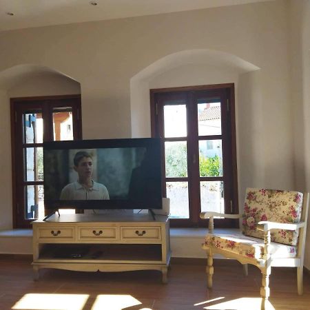 Villa Tsolakis Luxury House Leonídion Exterior foto